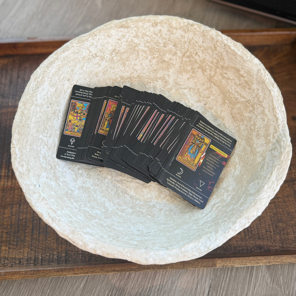 Tarot with Keywords – Beginner Friendly Black Tarot Deck