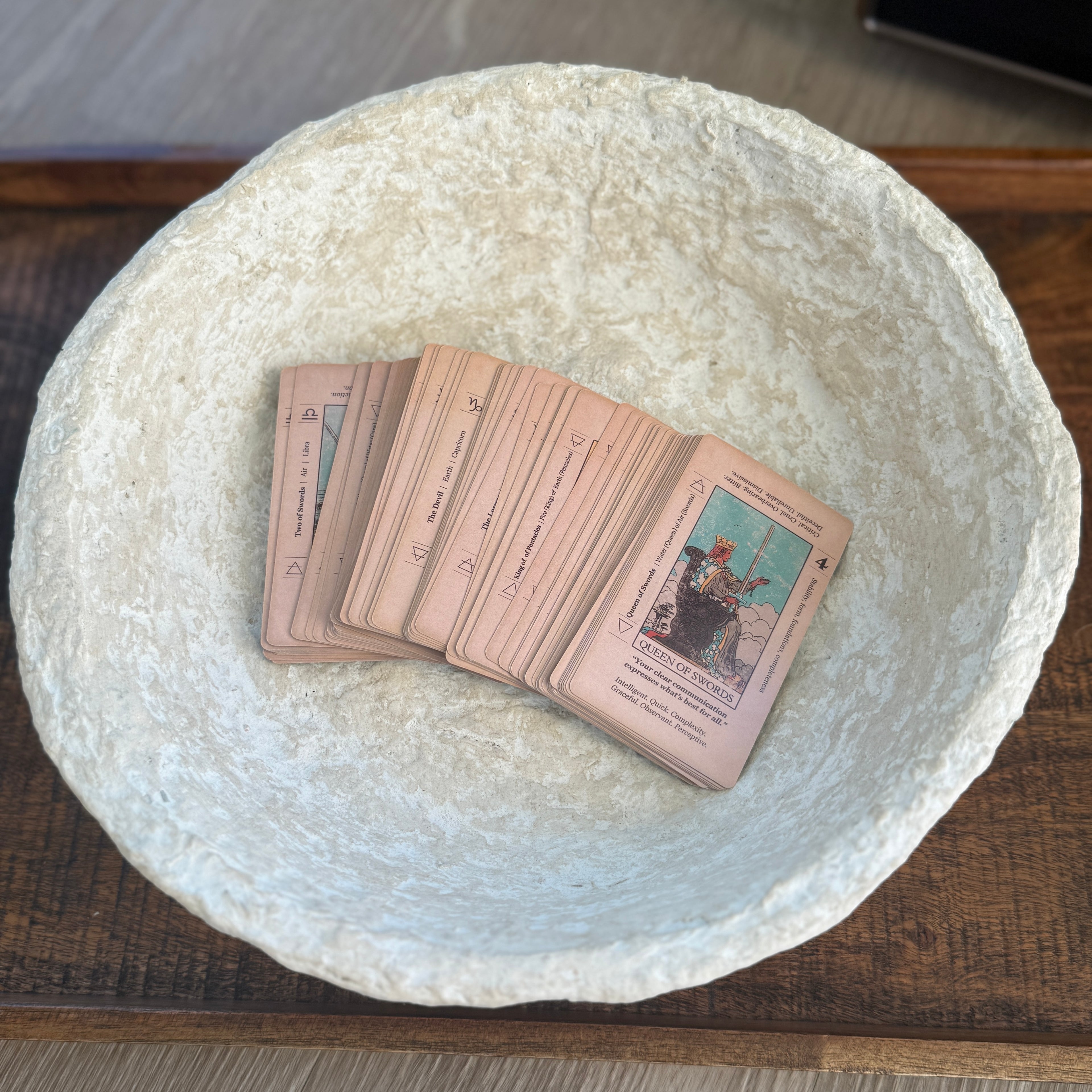 Meaning Tarot Deck – Neutral Beginner Tarot with Keywords